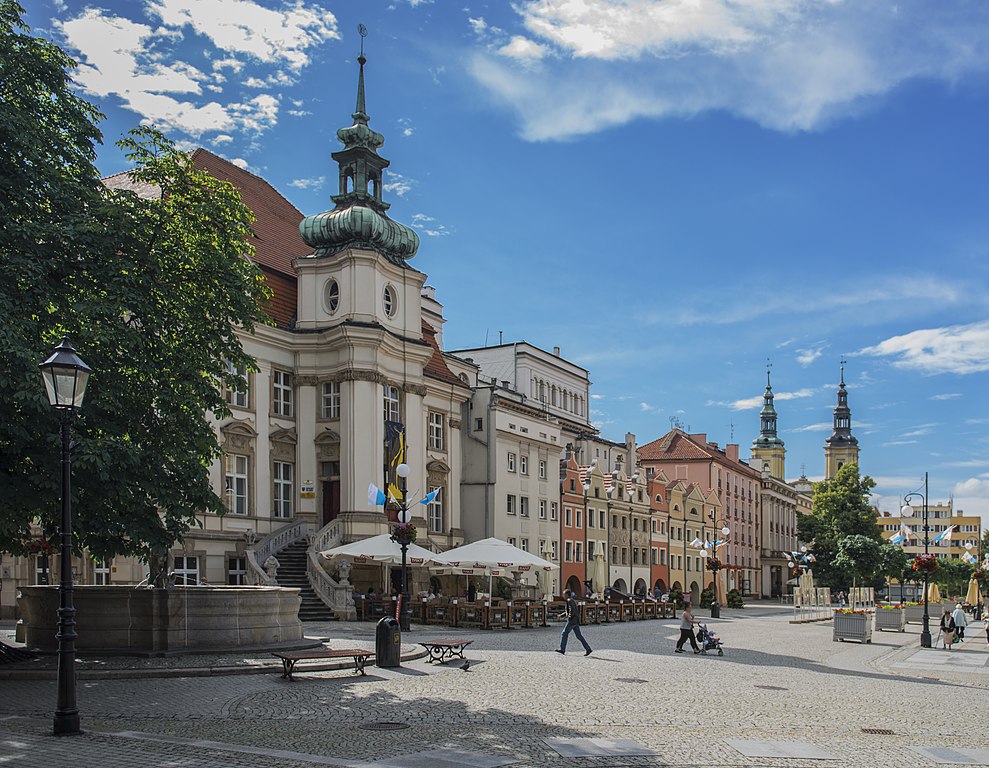 Przewóz busem z Legnicy do Holandii Przewóz busem z Legnicy do Holandii